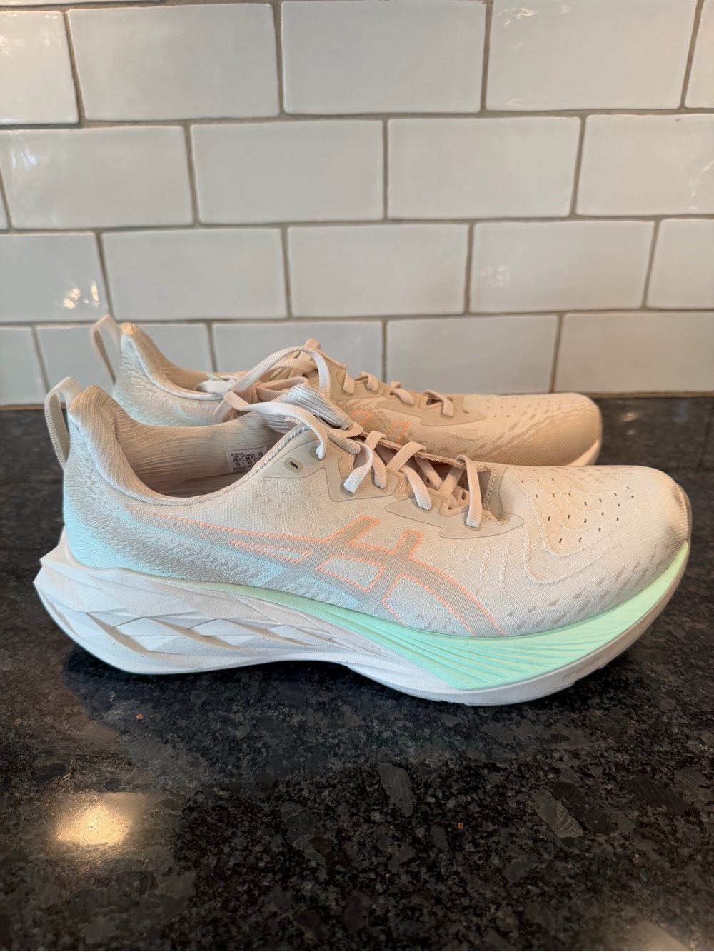 ASICS 12 Women’s Novablast 5
